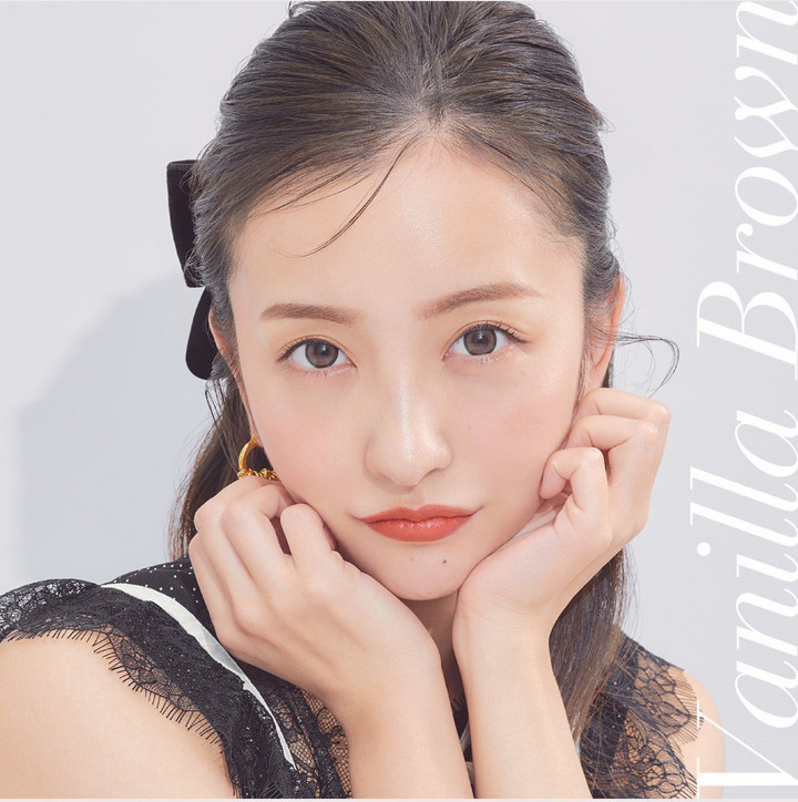 バニラブラウン装着板野友美