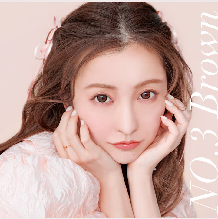 No.3ブラウン着用板野友美