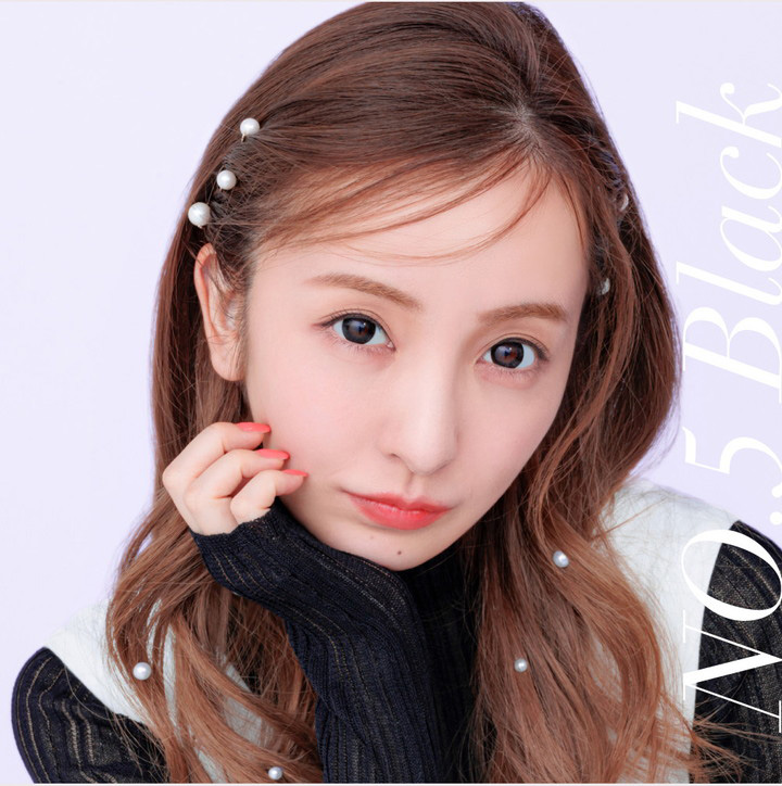 NO.5ブラック着用板野友美